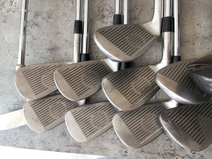 Dunlop golf clubs. Right handed clubs