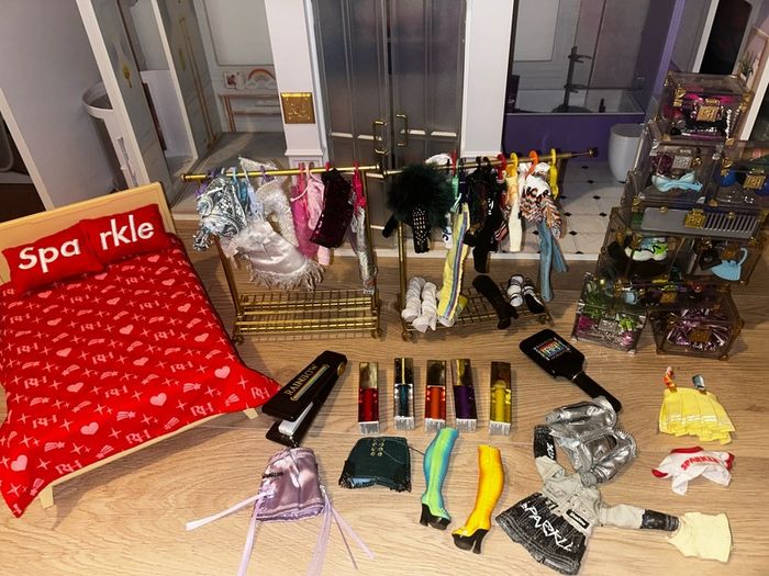 Rainbow hight doll collection and house