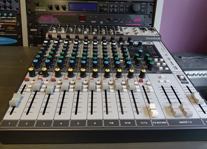soundcraft signature 12 multitrack