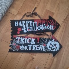 Halloween signs