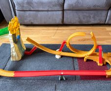 Hot Wheels Super Mario Bros. Jungle Kingdom Race Track Playset