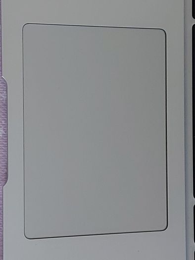 Apple MacBook Air, Intel Core i5, 1.4GHz, 4GB Ram DDR3, 121GB SSD, 13.3 inch screen, in excellent condition