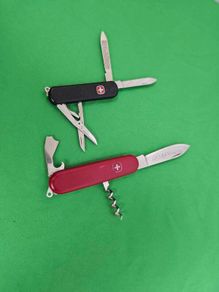 Vintage Discontinued Collectable Wenger Swiss Army Knife lot