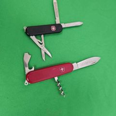 Vintage Discontinued Collectable Wenger Swiss Army Knife lot