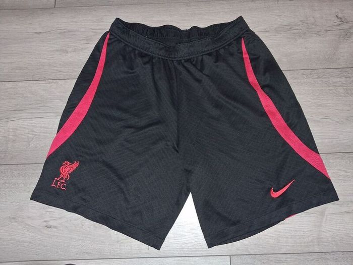 Liverpool F.C. Strike Shorts - Size - Medium - RRP - 49.99 - Open To Offers!!