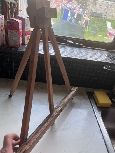 Easel