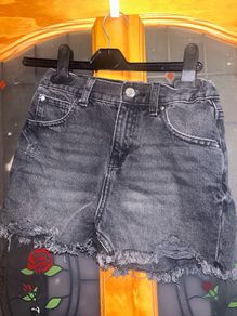 Age 9-10Black denim shorts