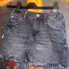 Age 9-10Black denim shorts