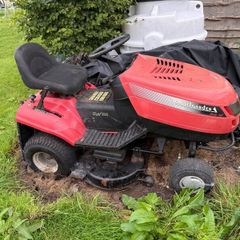 Ride on lawn mower