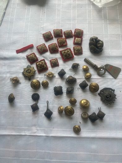 Antique Militaria - Buttons/Badges - Large Collection
