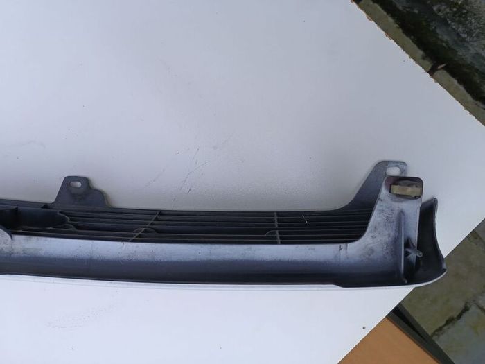 Toyota Carina E front grill
