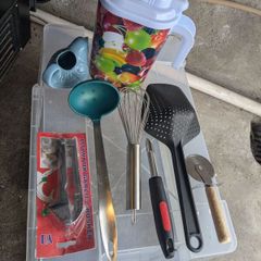 Miscellaneous kitchen items