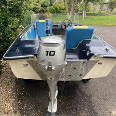 Boat & Honda Outboard Motor
