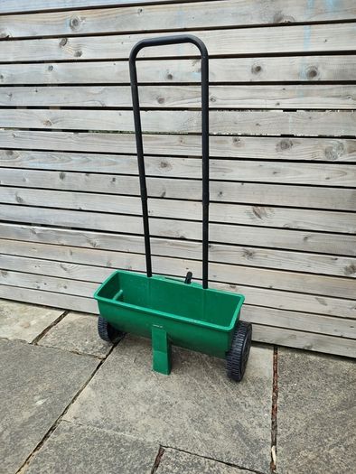 seed spreader