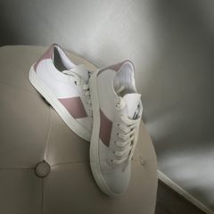 Ladies shoes