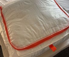 Set poliester cover 200x200cm & 2 pillows