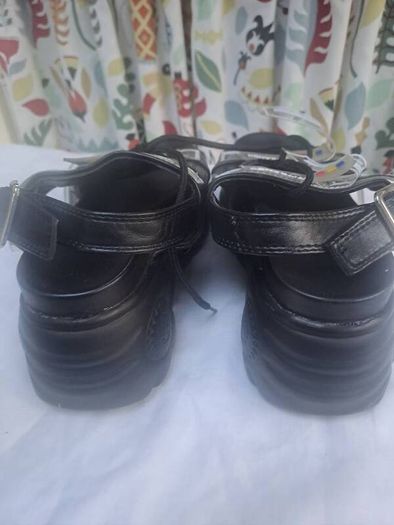 Platform buffalo London style sandals