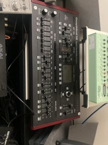 Behringer DeepMind 12