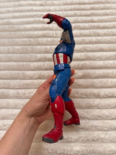 Marvel Captain America 2012 Action Figure approx. 25 cm. Twist Used Please see photos