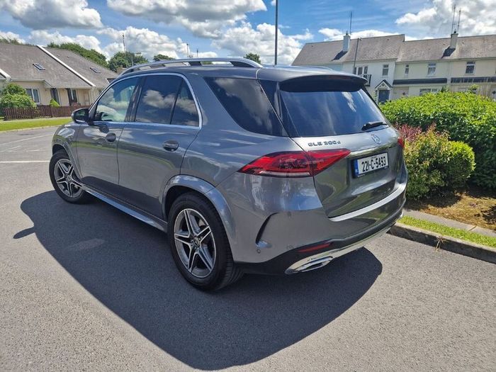 2022 Mercedes-Benz GLE 300D SUV 4Matic AMG Line