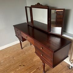 dressing table