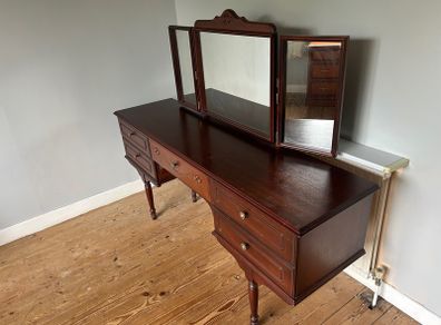 dressing table