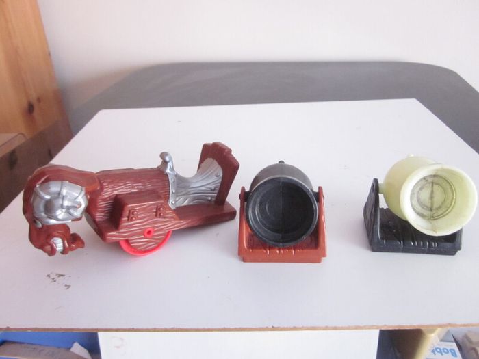 Fisher Price Great Adventures Castle Playset Battering Ram/2 Cannon