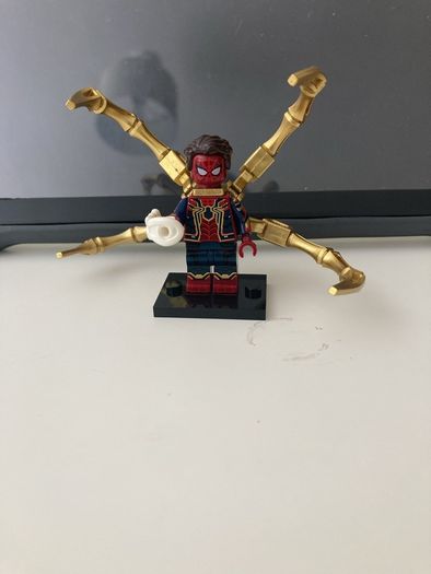 Custom Lego iron spider armour tentacles avenger mini figure