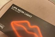 Lips neon light