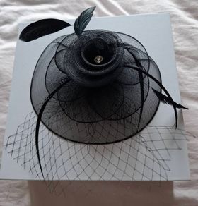 Fascinators Headpiece with clip