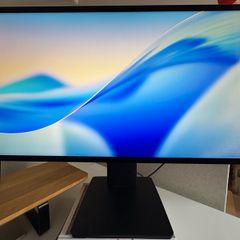 Apple Studio Display 27" 5K with Standard Glass VESA mount adapter