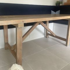 arnotts dining table