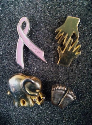 4 Vintage Pins