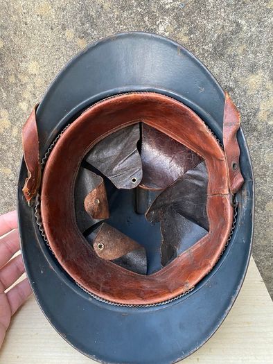 Original WW1 French M15 Adrian Helmet. Infantry Badge. Original paint & liner. Militaria