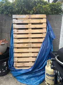 Free large wooden pallets