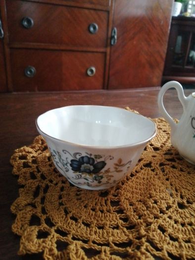 TARA porcelain set