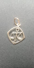 375 9ct gold zodiac Libra pendant