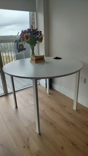 dinning table and 3 Chairs