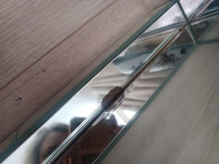Bevelled mirror
