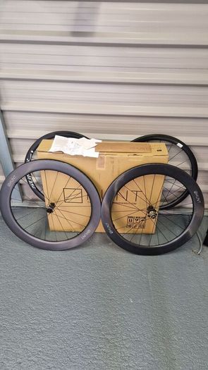 Hunt 65mm Carbon Aero Disc Wheelset