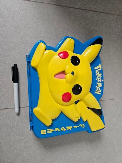 Vintage 1999 Pokemon Pikachu Nintendo Rose Art Plastic Carrying Case