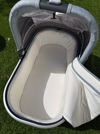 UPPAbaby Vista V2 Travel System Bundle + Bassinet + PiggyBack + Car Seat + Accessories