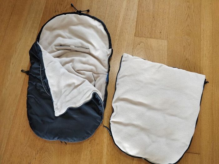 Hippychick Newborn All Seasons Footmuff with 2 Detachable Covers