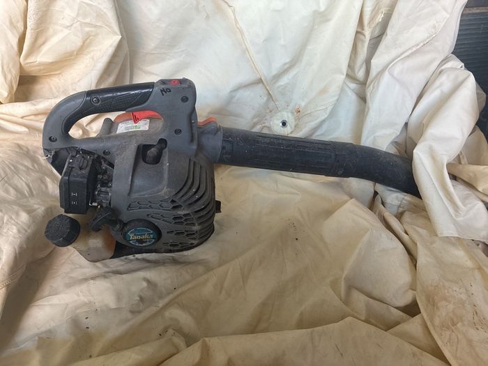 leaf blower
