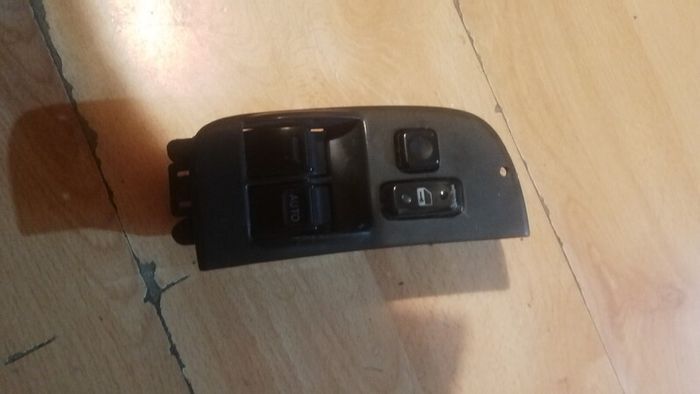 Toyota Corolla 97-02 RHD Drivers Master Window & Power Door Locking Switch 84820-12370 84820-12371
