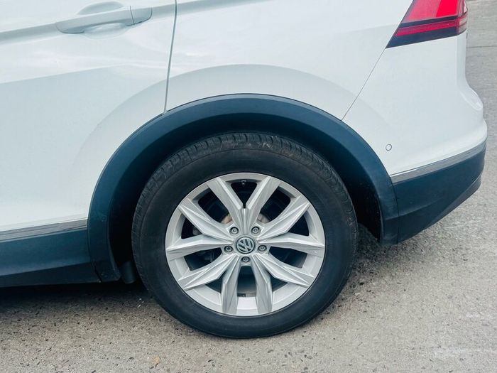 VW Tiguan Alloy Wheels Genuine set came off Tiguan
