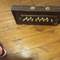 Shruti box