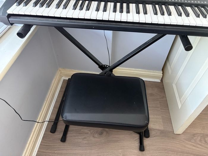 Yamaha Keyboard with Stand and stool