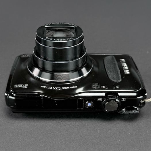 Fujifilm FinePix F500EXR digital compact camera