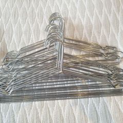 24 metal hangers